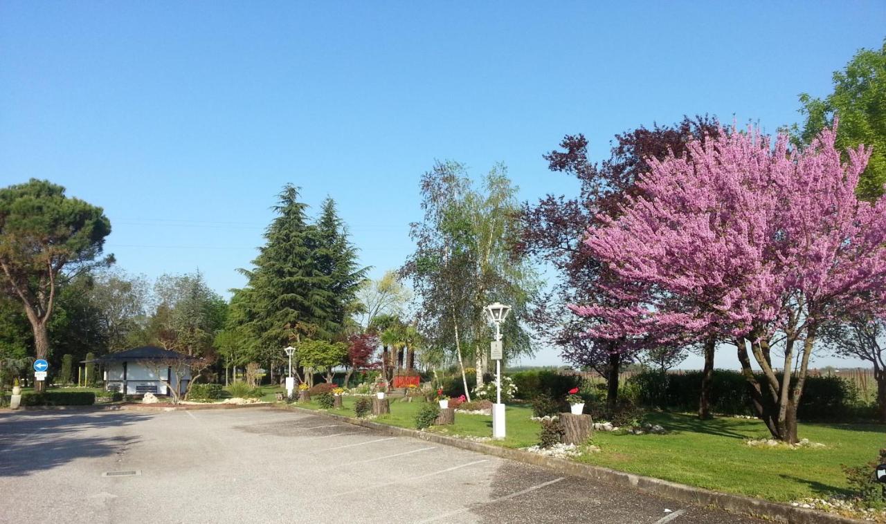 Dogana Vecchia - Hotel & Residence B&B Ristorante & Pizzeria Trivignano Udinese Exterior foto